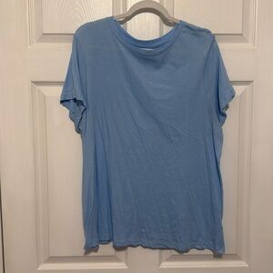 Light blue short sleeve tee